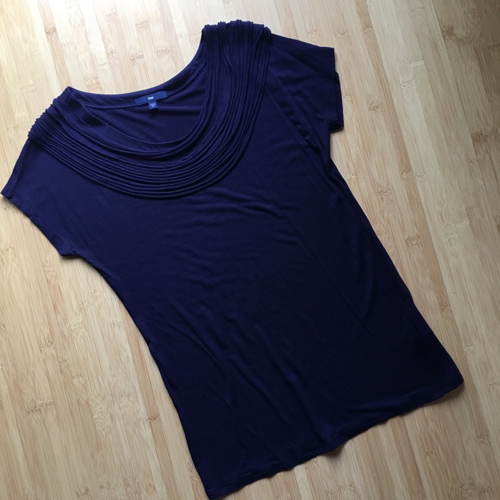 GAP eggplant purple short-sleeved top - XS